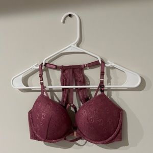 Victoria’s Secret Very Sexy push up lace bra. 34c. NWT. Non smoking.